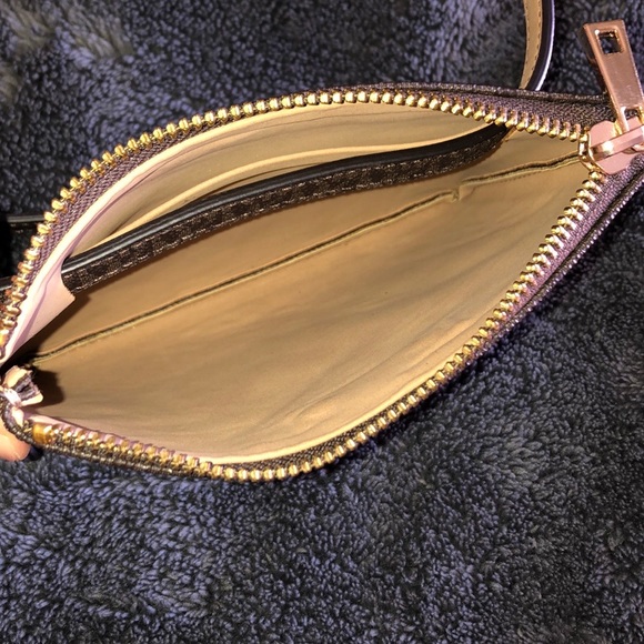 Michael Kors Signature Fanny Pack - Picture 6 of 13